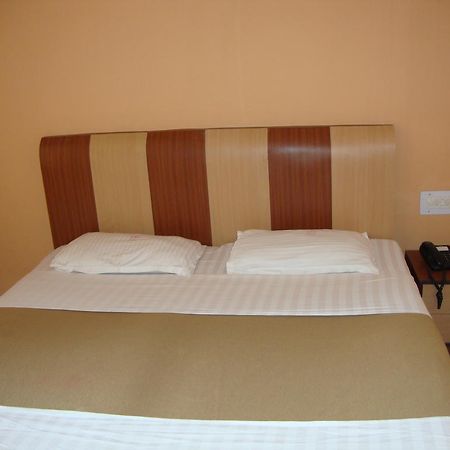 Hotel Bari International Bhuvanéšvar Pokoj fotografie
